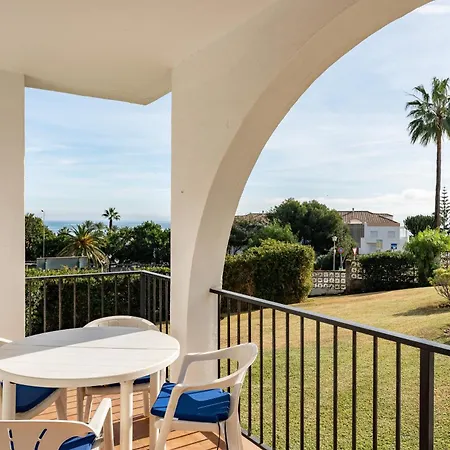 Superbly Situated Vistamar Apartamento *